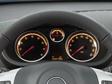 Opel Corsa D Рестайлинг II, Хэтчбек 3 дв. — панель приборов