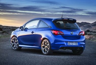 Opel Corsa OPC E، هاتشباك 3 أبواب — منظر خلفي أيمن