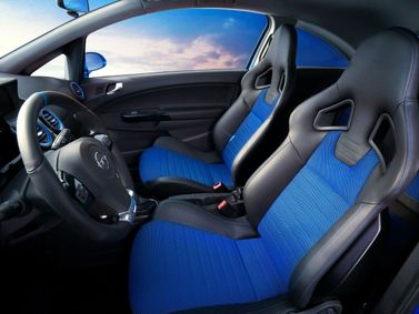 Opel Corsa OPC D، هاتشباك 3 أبواب — المقاعد الأمامية