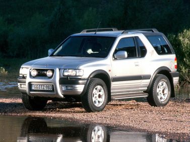 Opel Frontera B تجميل الوجه، دفع رباعي 3 أبواب — منظر أمامي أيسر