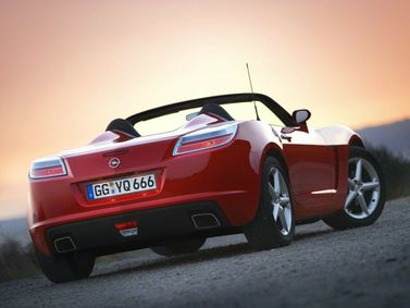 Opel GT II، رودستر — منظر خلفي أيمن