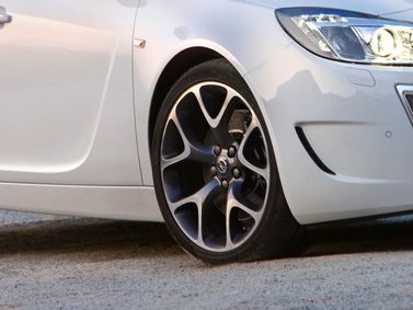Opel Insignia OPC I، سيدان — جنط العجلة