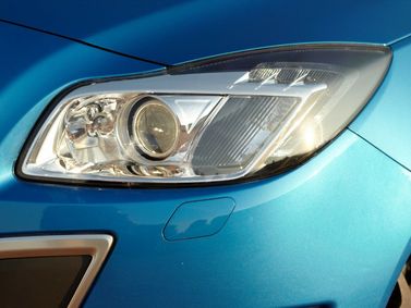 Opel Insignia OPC I، ليفتباك — المصباح الأمامي