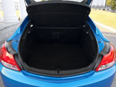 Opel Insignia OPC I، ليفتباك — حجرة الأمتعة