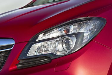 Opel Mokka I, Внедорожник 5 дв. — передняя фара