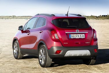 Opel Mokka I, Внедорожник 5 дв. — вид сзади справа