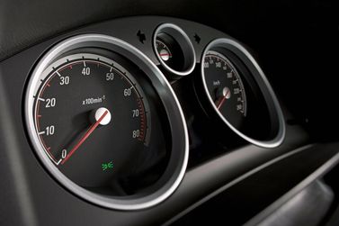 Opel Zafira B تجميل الوجه، فان مدمج — لوحة العدادات