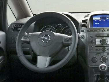 Opel Zafira B، فان مدمج — منطقة السائق