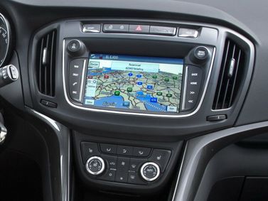 Opel Zafira C تجميل الوجه، ميني فان — شاشة نظام المعلومات والترفيه