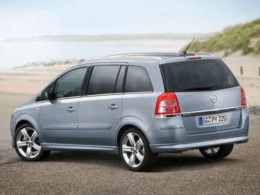 Opel Zafira B تجميل الوجه، فان مدمج — منظر خلفي أيمن