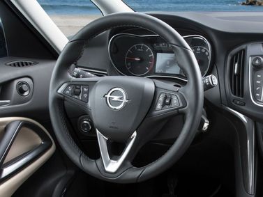 Opel Zafira C تجميل الوجه، ميني فان — عجلة القيادة