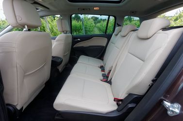 Opel Zafira C تجميل الوجه، ميني فان — المقاعد الخلفية