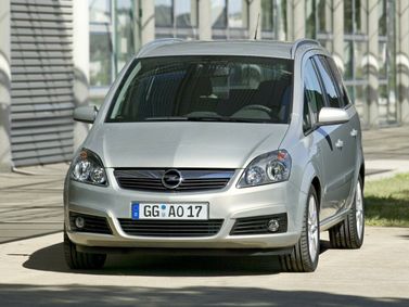 Opel Zafira B، فان مدمج — منظر أمامي أيمن