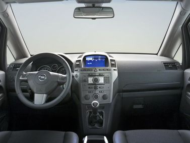 Opel Zafira B، فان مدمج — لوحة القيادة