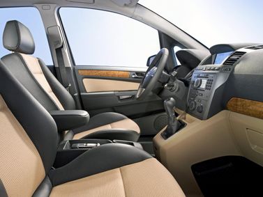Opel Zafira B، فان مدمج — منطقة السائق