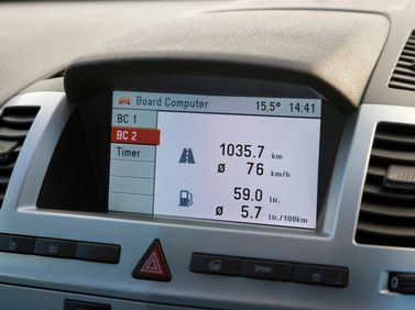 Opel Zafira B تجميل الوجه، فان مدمج — شاشة نظام المعلومات والترفيه