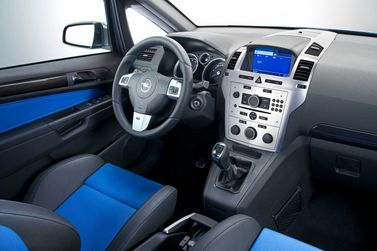 Opel Zafira OPC B, Compact Van — driver's area