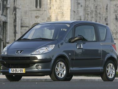 Peugeot 1007, Хэтчбек 3 дв. — вид спереди слева