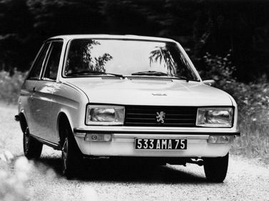 Peugeot 104, Хэтчбек 3 дв. — вид спереди слева