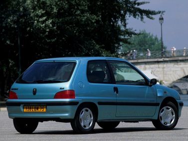 Peugeot 106 I, Хэтчбек 3 дв. — вид сзади справа