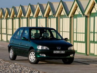 Peugeot 106 I, Хэтчбек 5 дв. — вид спереди справа