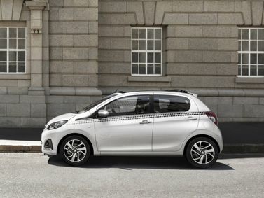 Peugeot 108, Хэтчбек 5 дв. — вид слева
