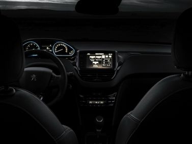 Peugeot 2008 I Рестайлинг, Универсал 5 дв. — передняя панель