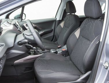 Peugeot 2008 I, Универсал 5 дв. — место водителя