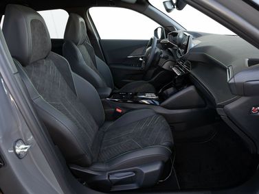 Peugeot 2008 II Рестайлинг, Внедорожник 5 дв. — передние сиденья