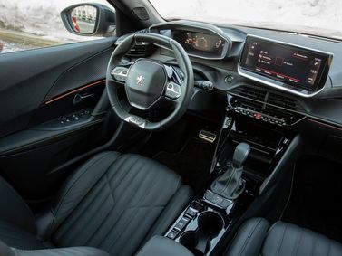 Peugeot 2008 II, Внедорожник 5 дв. — место водителя