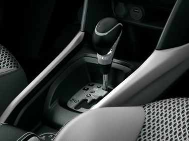 Peugeot 2008 I Рестайлинг, Универсал 5 дв. — селектор коробки передач