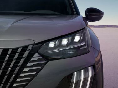 Peugeot 2008 II Рестайлинг, Внедорожник 5 дв. — передняя фара