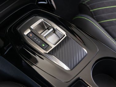 Peugeot 2008 II Рестайлинг, Внедорожник 5 дв. — селектор коробки передач