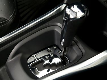 Peugeot 2008 I, Универсал 5 дв. — селектор коробки передач