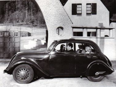 Peugeot 202, Седан — вид слева