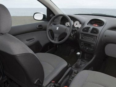 Peugeot 206, Седан — место водителя