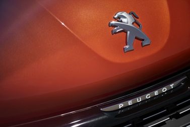 Peugeot 208 I Рестайлинг, Хэтчбек 5 дв. — эмблема и обозначение модели