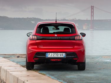 Peugeot 208 II, Хэтчбек 5 дв. — вид сзади
