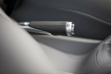 Peugeot 208 I, Хэтчбек 5 дв. — селектор коробки передач
