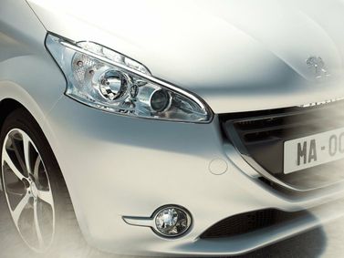 Peugeot 208 I, Хэтчбек 3 дв. — передняя часть автомобиля крупным планом
