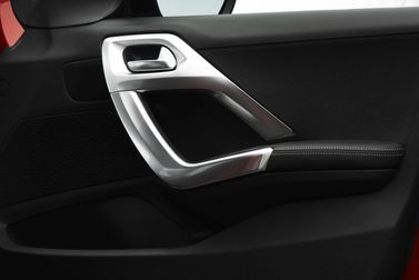 Peugeot 208 I Рестайлинг, Хэтчбек 5 дв. — деталь интерьера