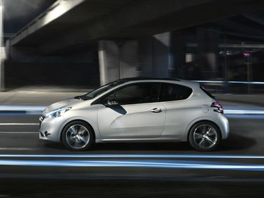 Peugeot 208 I, Хэтчбек 3 дв. — вид слева