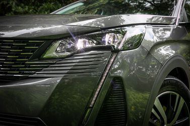 Peugeot 3008 II Рестайлинг, Внедорожник 5 дв. — передняя часть автомобиля крупным планом