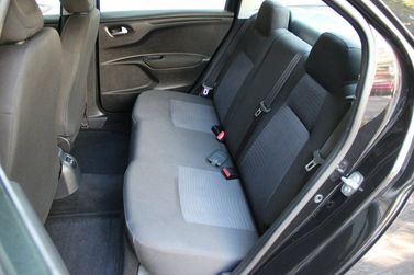Peugeot 301 I, Седан — задние сиденья