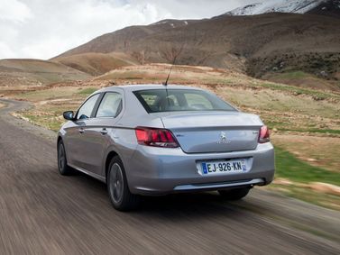 Peugeot 301 I Рестайлинг, Седан — вид сзади справа