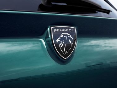 Peugeot 308 III, Универсал 5 дв. — эмблема и обозначение модели