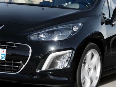 Peugeot 308 I Рестайлинг, Кабриолет — передняя часть автомобиля крупным планом