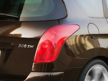 Peugeot 308 I Рестайлинг, Универсал 5 дв. — задняя часть автомобиля крупным планом