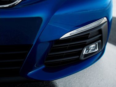 Peugeot 308 II Рестайлинг, Хэтчбек 5 дв. — передняя часть автомобиля крупным планом