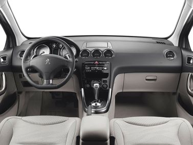 Peugeot 308 I Рестайлинг, Универсал 5 дв. — передняя панель